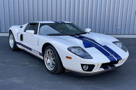 ford gt 2005 top speed